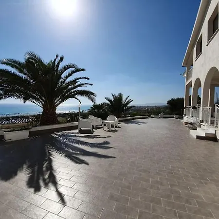 Zina, Terrazza Sul Mediterraneo. Holiday home Agrigento